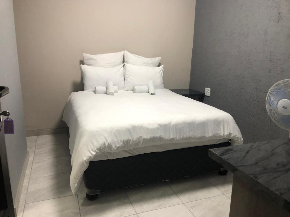 The Nest Overnight And Accommodation Usakos Екстериор снимка