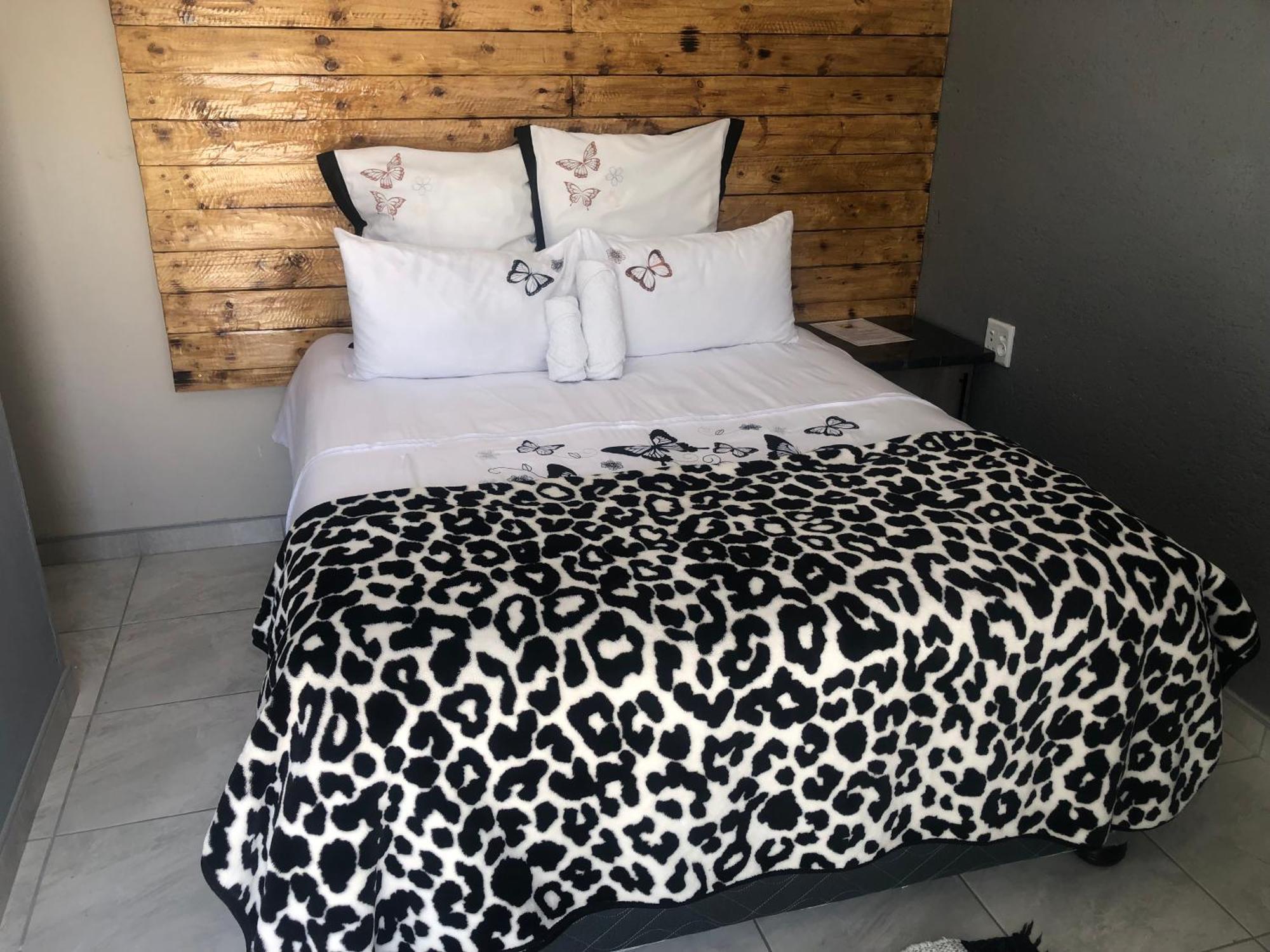 The Nest Overnight And Accommodation Usakos Екстериор снимка