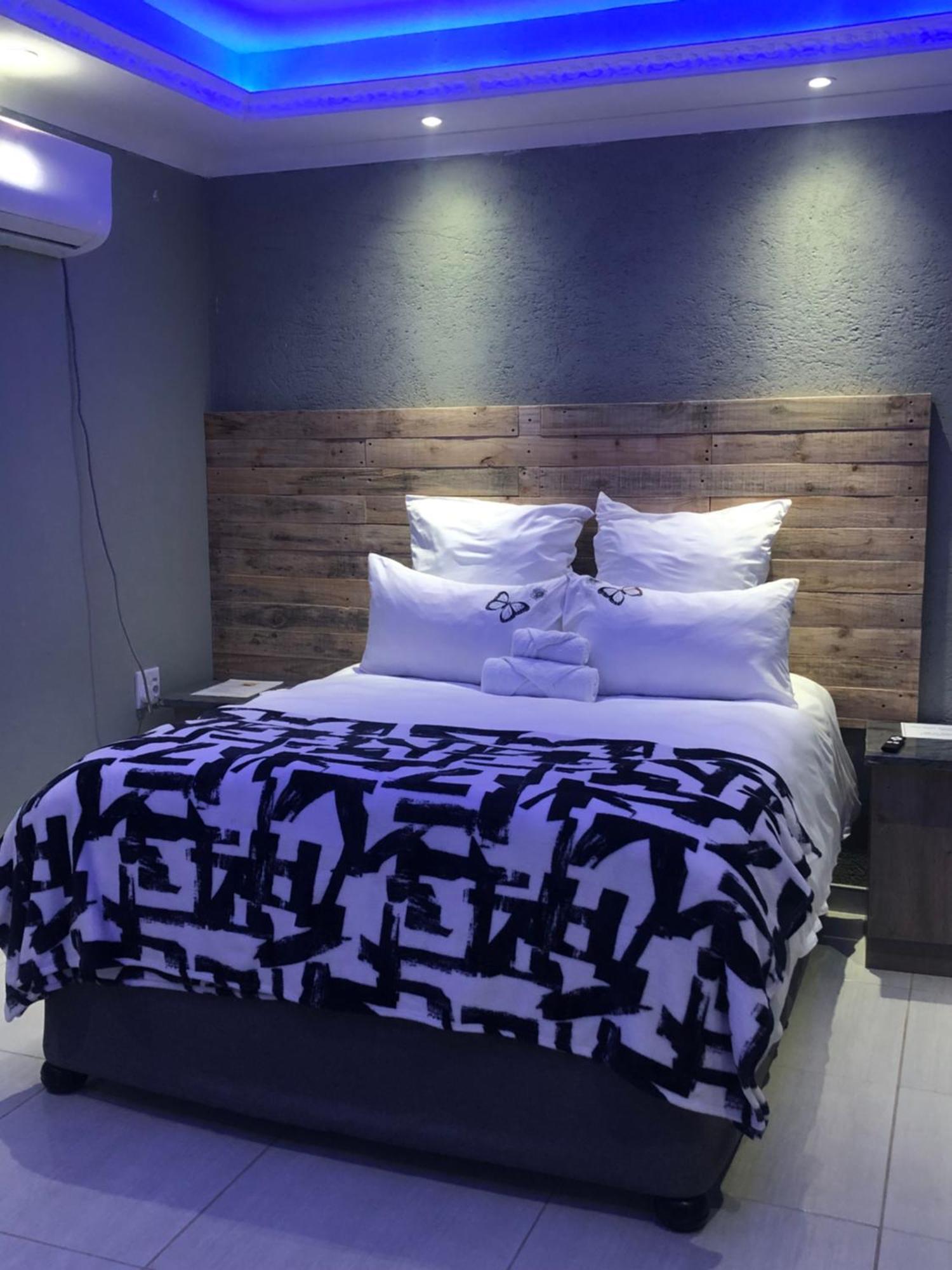 The Nest Overnight And Accommodation Usakos Екстериор снимка